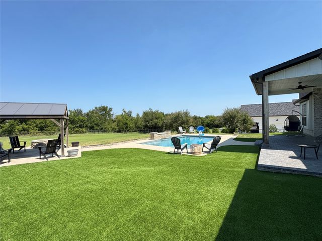 197 Blackthorn Drive, Van Alstyne, TX 75495