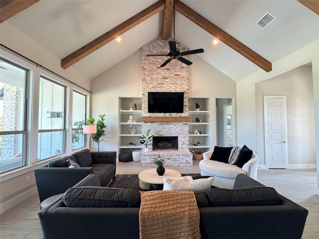 197 Blackthorn Drive, Van Alstyne, TX 75495