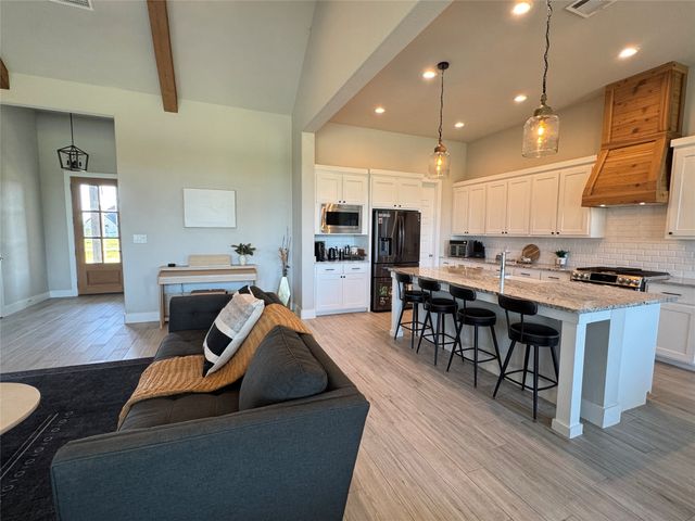 197 Blackthorn Drive, Van Alstyne, TX 75495