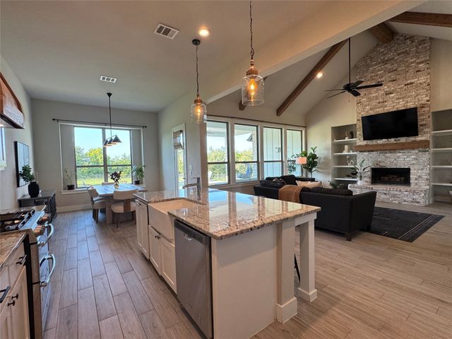197 Blackthorn Drive, Van Alstyne, TX 75495