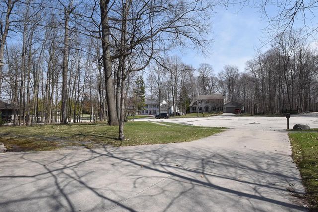 W197N16455 Hawthorne CIRCLE, Jackson, WI 53037