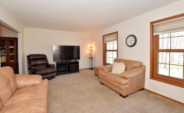 W197N16455 Hawthorne CIRCLE, Jackson, WI 53037