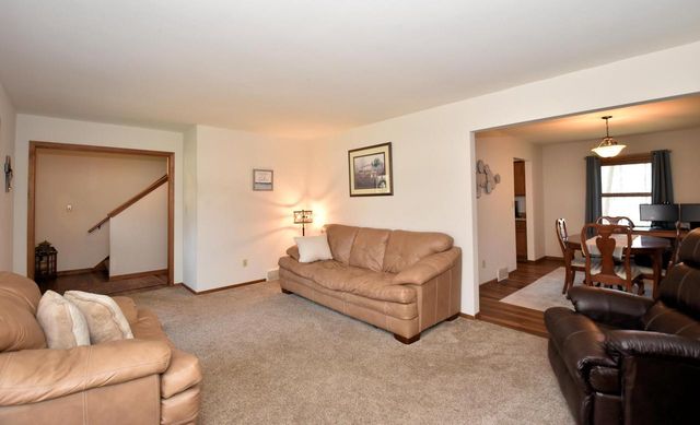 W197N16455 Hawthorne CIRCLE, Jackson, WI 53037