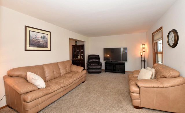 W197N16455 Hawthorne CIRCLE, Jackson, WI 53037