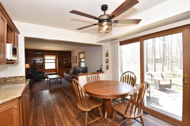 W197N16455 Hawthorne CIRCLE, Jackson, WI 53037
