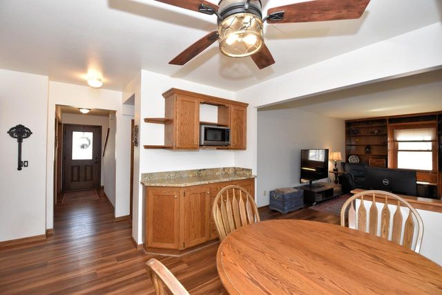 W197N16455 Hawthorne CIRCLE, Jackson, WI 53037