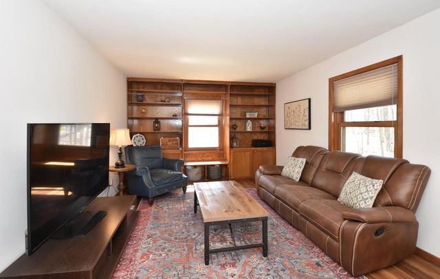 W197N16455 Hawthorne CIRCLE, Jackson, WI 53037