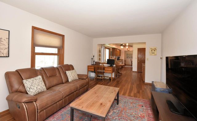 W197N16455 Hawthorne CIRCLE, Jackson, WI 53037