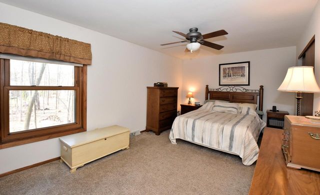 W197N16455 Hawthorne CIRCLE, Jackson, WI 53037
