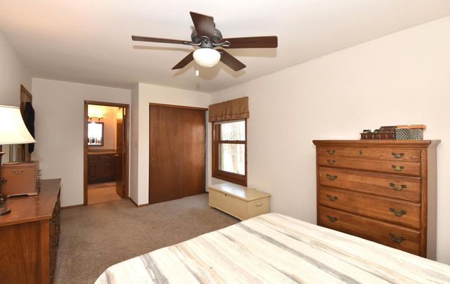 W197N16455 Hawthorne CIRCLE, Jackson, WI 53037