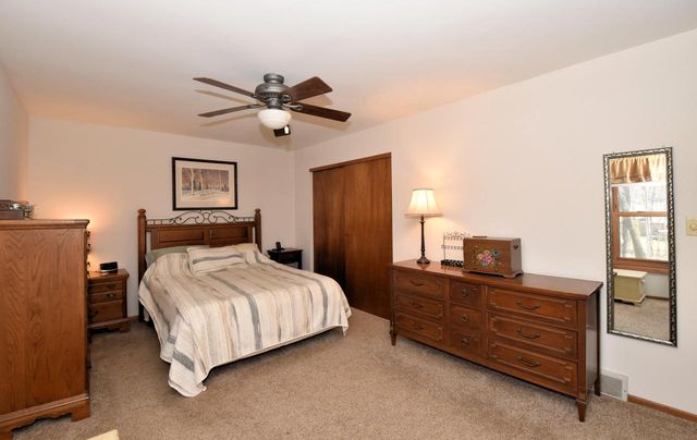 W197N16455 Hawthorne CIRCLE, Jackson, WI 53037