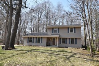 W197N16455 Hawthorne CIRCLE, Jackson, WI 53037