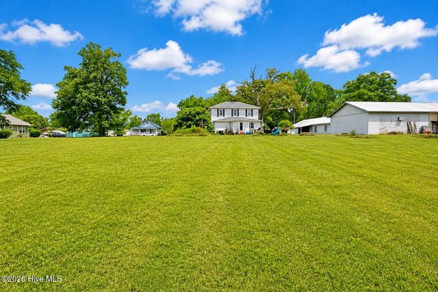 112 N College Street, Atkinson, NC 28421