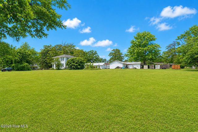 112 N College Street, Atkinson, NC 28421