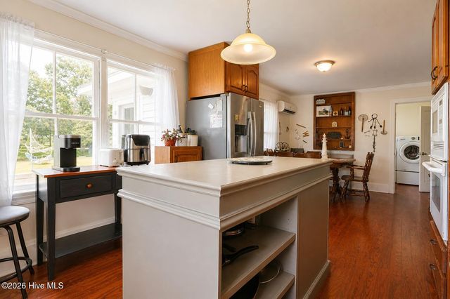 112 N College Street, Atkinson, NC 28421