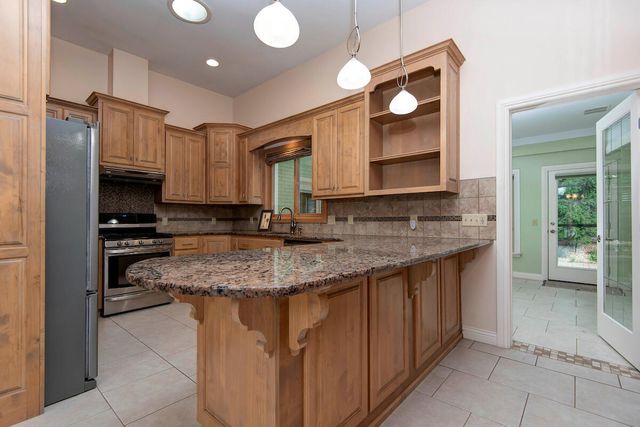 3135 E Topping Circle, Springfield, MO 65804