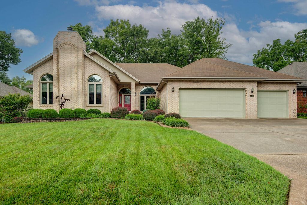 3135 E Topping Circle, Springfield, MO 65804