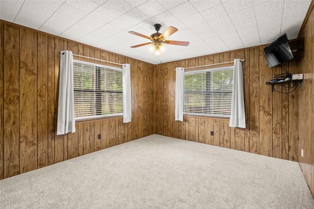 130 Elm Street, Flatonia, TX 78941