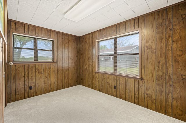 130 Elm Street, Flatonia, TX 78941