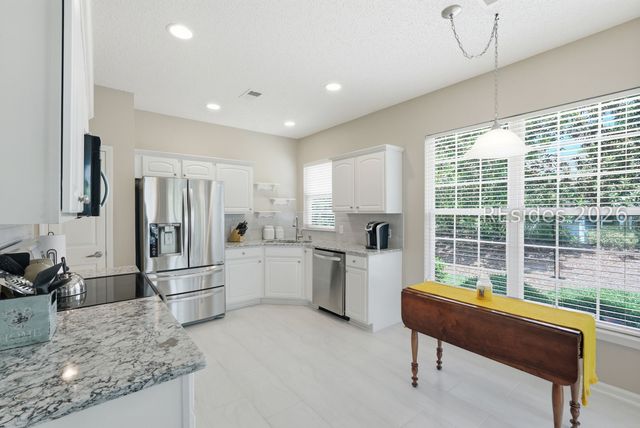 16 Sweetwater Ct, Bluffton, SC 29909