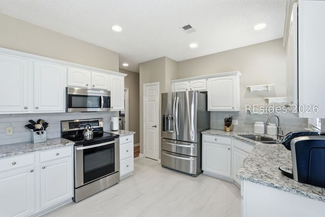 16 Sweetwater Ct, Bluffton, SC 29909