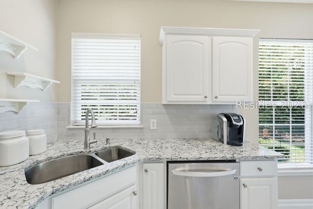 16 Sweetwater Ct, Bluffton, SC 29909