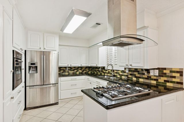 2705 Huckleberry Lane, Pasadena, TX 77502