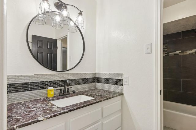 2705 Huckleberry Lane, Pasadena, TX 77502