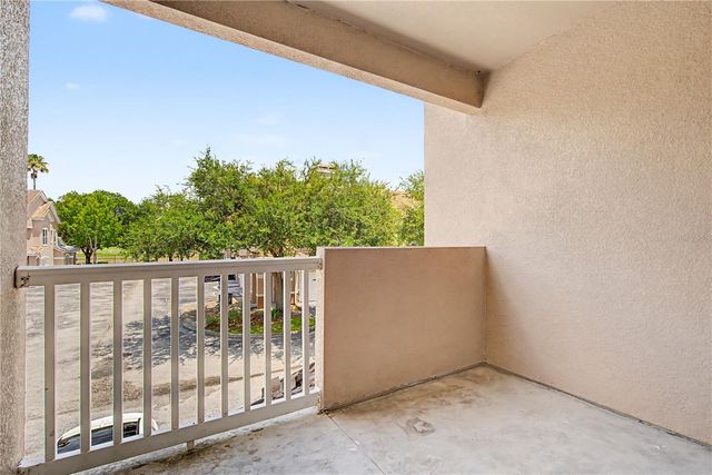 18111 VILLA CREEK DRIVE 18111, Tampa, FL 33647