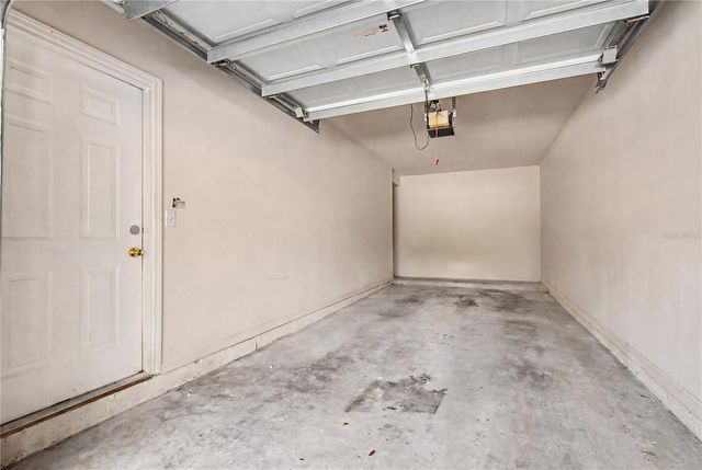 18111 VILLA CREEK DRIVE 18111, Tampa, FL 33647
