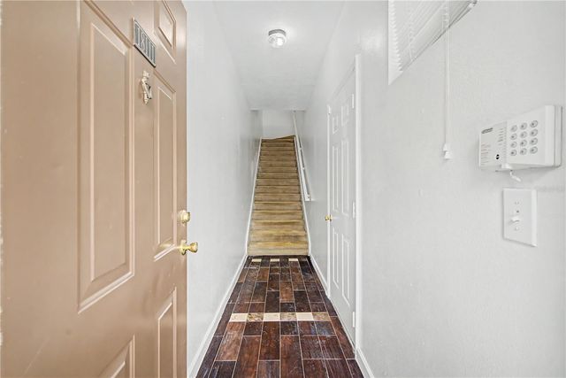 18111 VILLA CREEK DRIVE 18111, Tampa, FL 33647