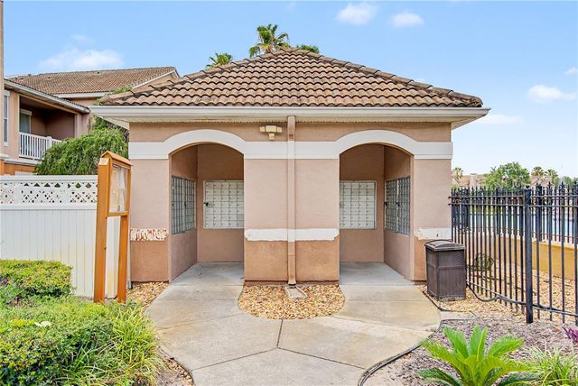 18111 VILLA CREEK DRIVE 18111, Tampa, FL 33647