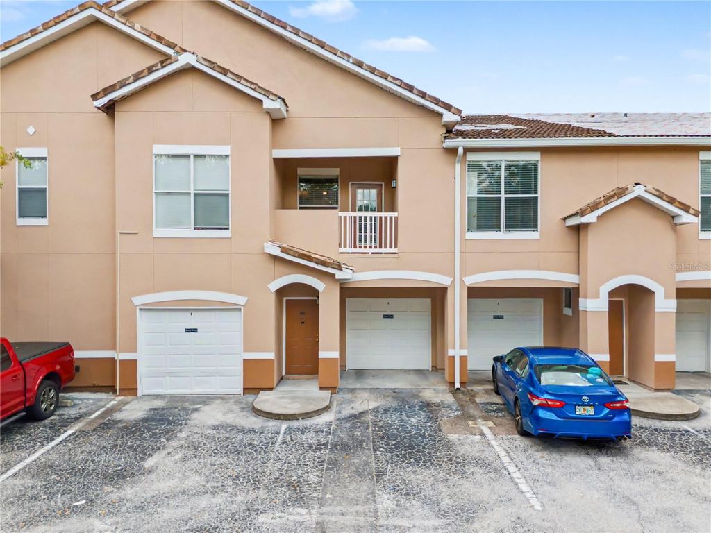18111 VILLA CREEK DRIVE 18111, Tampa, FL 33647