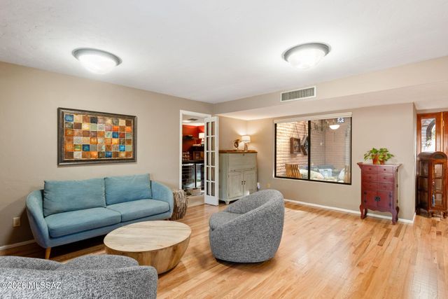 7351 E Sabino Vista Drive, Tucson, AZ 85750