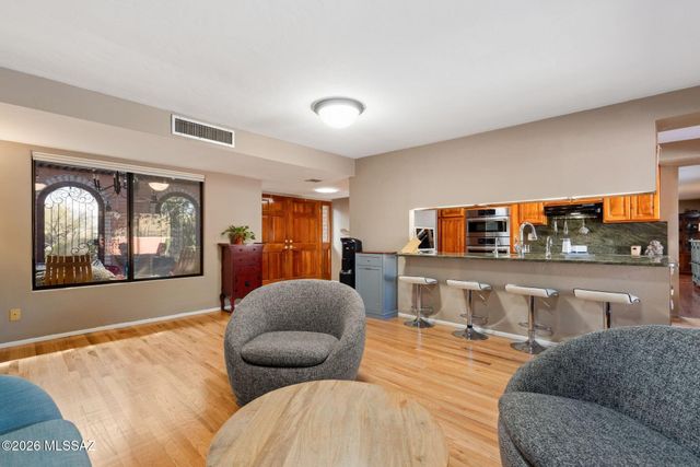 7351 E Sabino Vista Drive, Tucson, AZ 85750