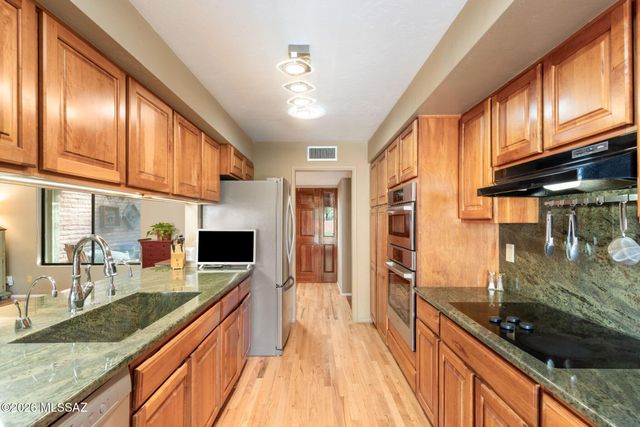 7351 E Sabino Vista Drive, Tucson, AZ 85750