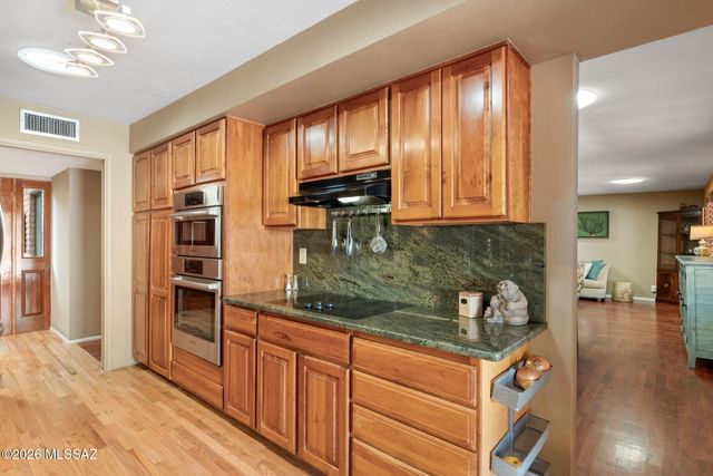 7351 E Sabino Vista Drive, Tucson, AZ 85750