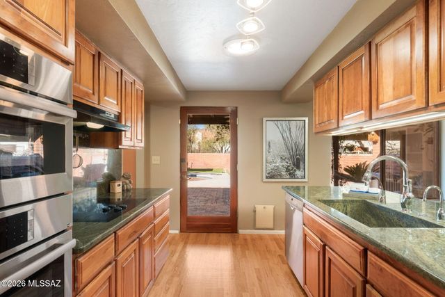 7351 E Sabino Vista Drive, Tucson, AZ 85750