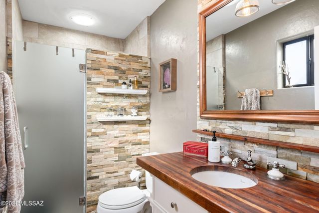 7351 E Sabino Vista Drive, Tucson, AZ 85750