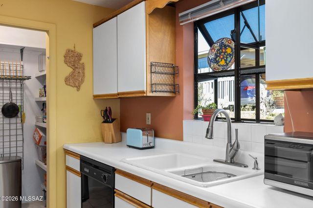 7351 E Sabino Vista Drive, Tucson, AZ 85750