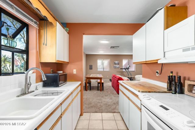 7351 E Sabino Vista Drive, Tucson, AZ 85750