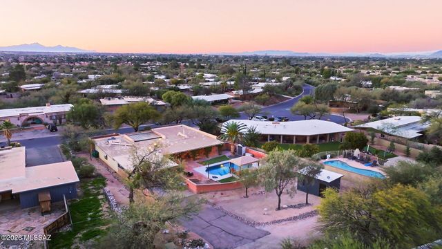 7351 E Sabino Vista Drive, Tucson, AZ 85750