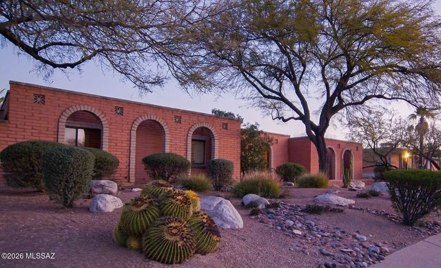 7351 E Sabino Vista Drive, Tucson, AZ 85750