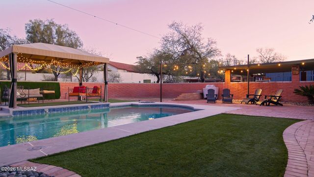 7351 E Sabino Vista Drive, Tucson, AZ 85750