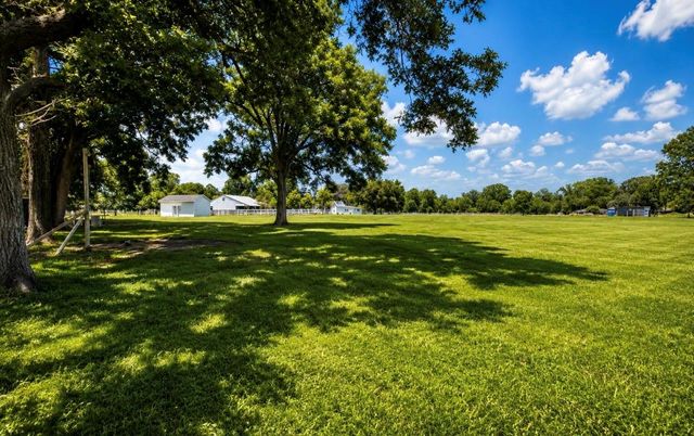 6322 County Road 42, Rosharon, TX 77583