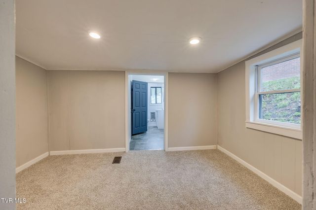 3304 Thornton Drive, Kingsport, TN 37664