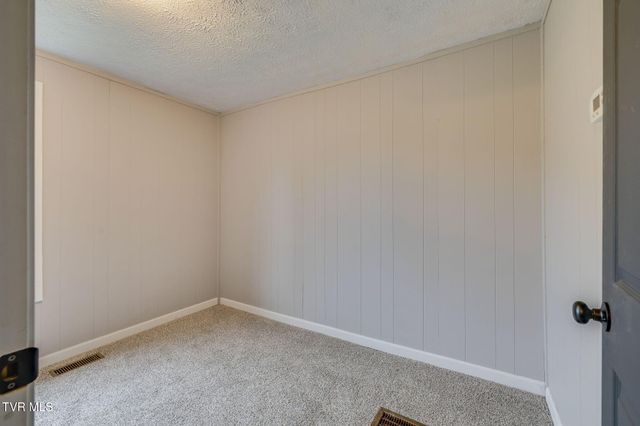 3304 Thornton Drive, Kingsport, TN 37664