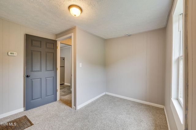 3304 Thornton Drive, Kingsport, TN 37664