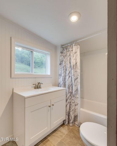 3304 Thornton Drive, Kingsport, TN 37664