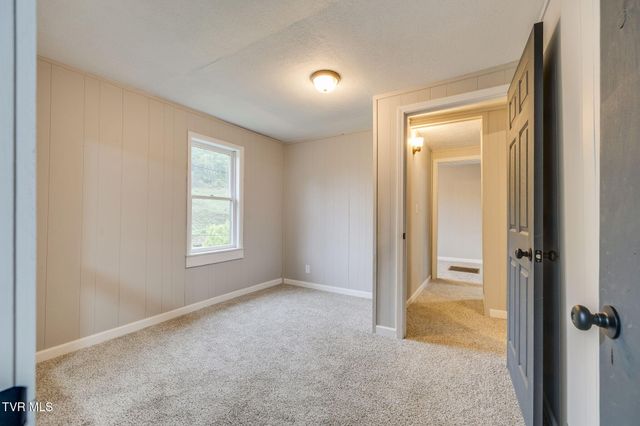 3304 Thornton Drive, Kingsport, TN 37664